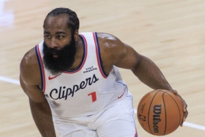 得分组织都不太行！哈登半场5中1&罚球1中0 送出2次助攻有3次失误