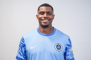 11场10球！韦斯利打破深圳新鹏城球员中超单赛季进球纪录