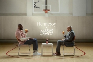 TMZ：此前起诉詹姆斯广告欺诈的湖人球迷目前已撤诉！