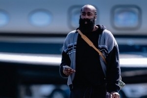 第一场就打客场！快船官方晒众将登机照 将飞往盐湖城