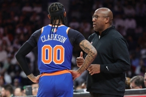 迈克-布朗：球队表现不错还有很大提升空间 要给骑士点赞