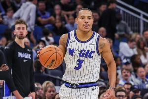 严谨！魔术官方：贝恩第三节的三分打铁更正为两分打铁