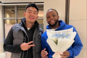 陆续到位！宁波男篮官博晒辛普森报到视频：Captain Hook is here