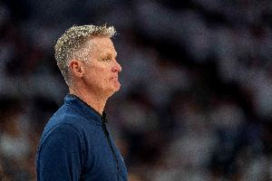 科尔：现在的篮球排阵只要能拉开空间就行 我们有很多人站了出来