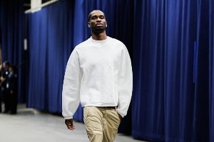 雷霆众将入场穿搭：有SGA这样精心打扮的 也有杰林这样主打舒适的