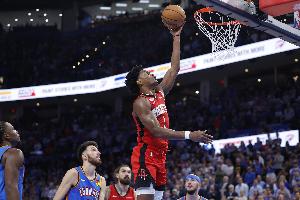 全能表现！阿门担任控卫 13中7得18分9板7助2断3失误