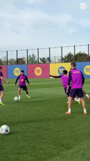 丝滑~巴萨训练场队内抢圈👀脚下纵享丝滑，头顶精确制导