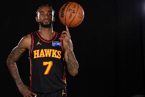 表现高效！亚历山大-沃克13投6中&三分6中4砍下17分3板3助