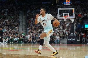 打得很努力！凯尔登替补14中8&三分4中1拿到19分 另有3板2助