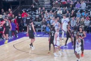 我去~杨瀚森比打3/4号位的马尔卡宁大一圈啊