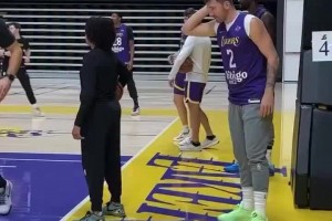 好久不见变老6了？东契奇训练到处偷球 最后被全队嫌弃🤣🤣