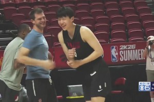 利好！此前杨瀚森和主教斯普利特打成一片！早已处成哥们了😁