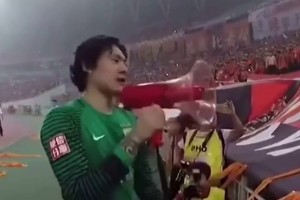 😁王大雷：虽然上港是强队，但没人能在大球场踩在我们肩膀上