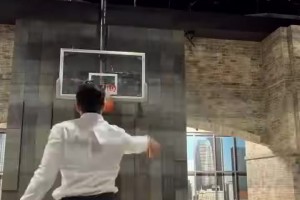 成都蓉城争冠关键战，自己要赢球，还要指望山东泰山将海港拉下马