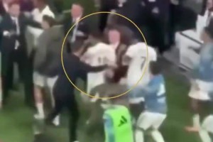 姆巴佩阻止维尼修斯参与冲突，最后他也控制不住自己了😅