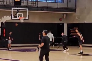 为篮球而生！9岁接近1米8的文班同年龄段降维打击！